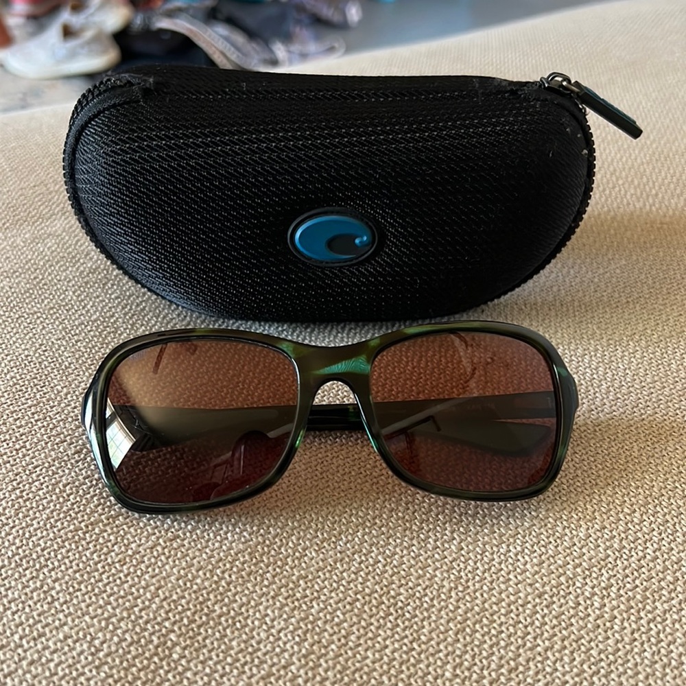 Costa women’s sunglasses with case